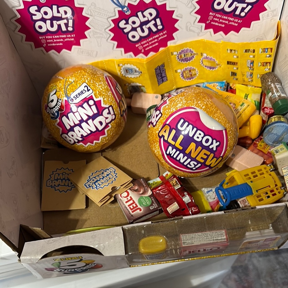 Mini Brands Surprise Toy - Gold